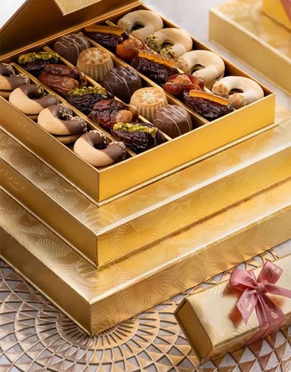 Bateel gift sets of biscuits and filled dates and maamoul